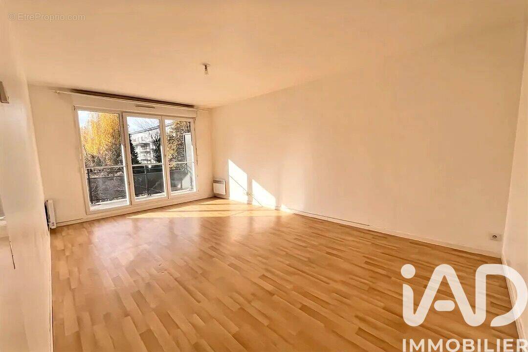 Photo 1 - Appartement à COMBS-LA-VILLE