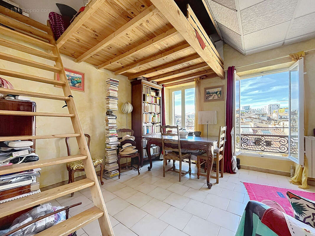 Appartement à MARSEILLE-1E