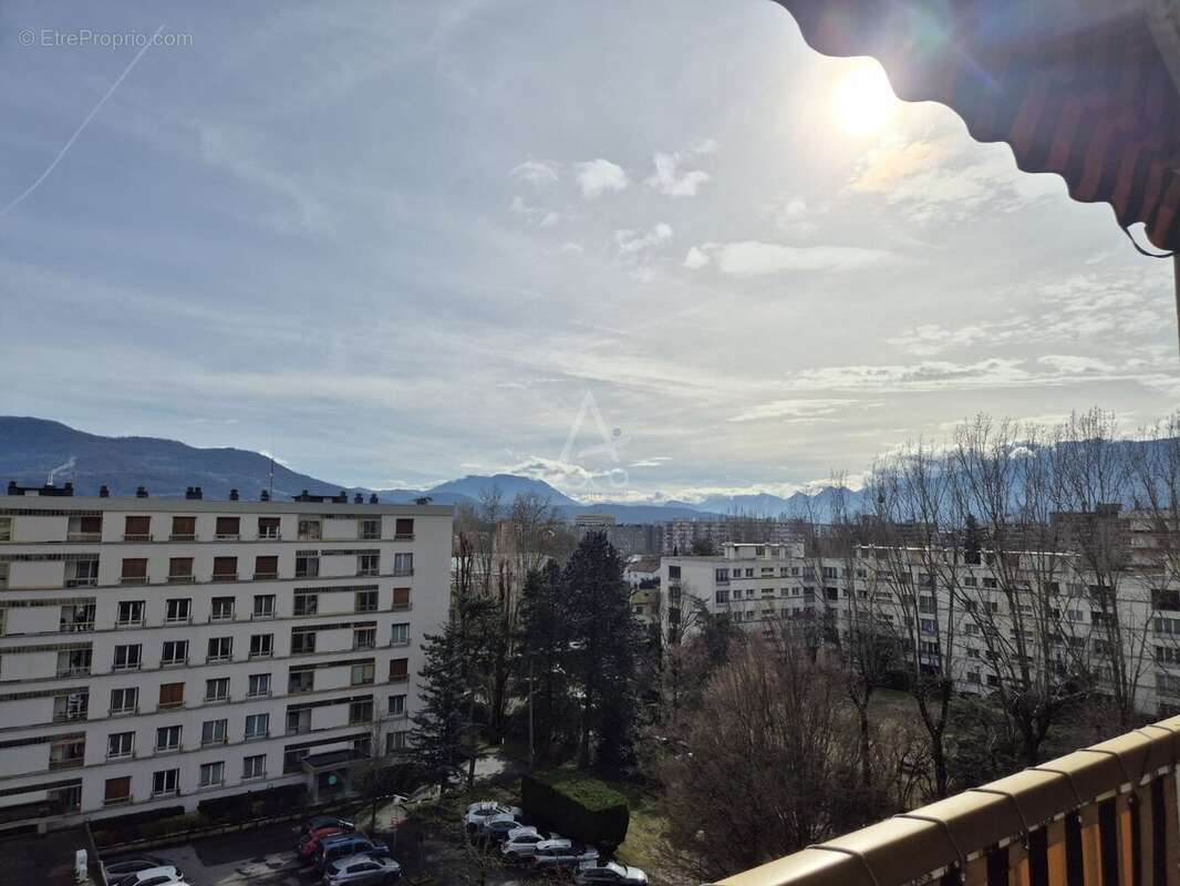 Appartement à MEYLAN