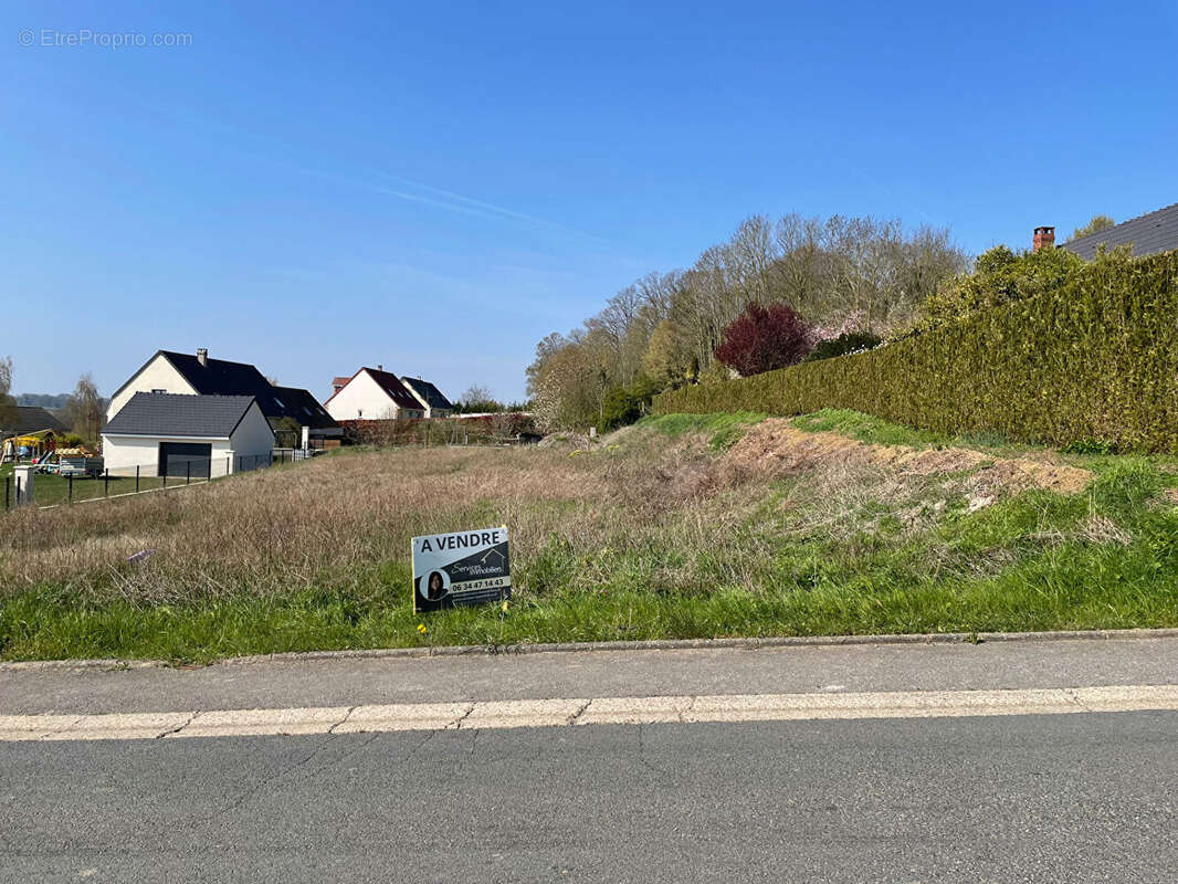 Terrain à OISEMONT
