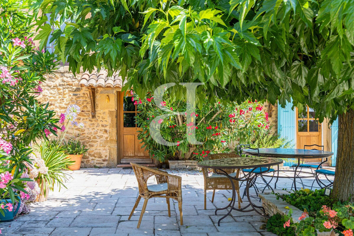 Maison à SAINTE-CECILE-LES-VIGNES