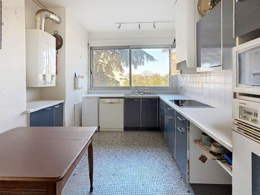 Appartement à SAINT-GENIS-LAVAL