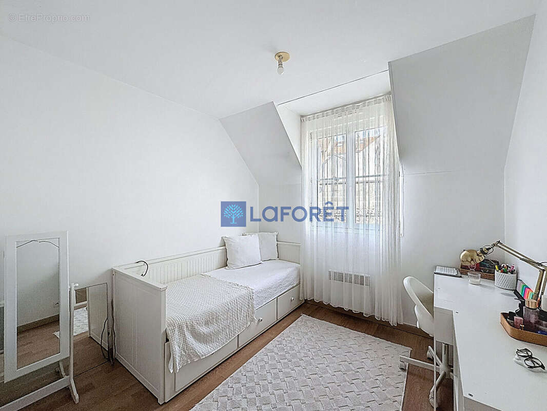 Maison à SAINTRY-SUR-SEINE