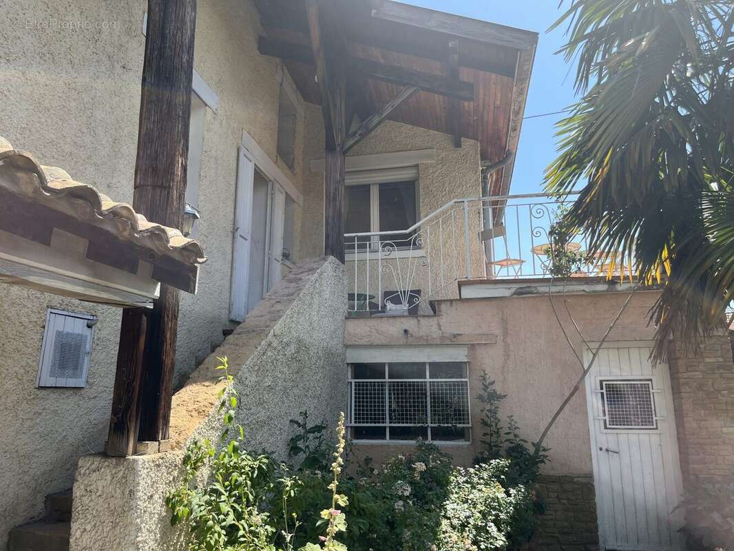 Maison à SAINT-ETIENNE-DES-OULLIERES