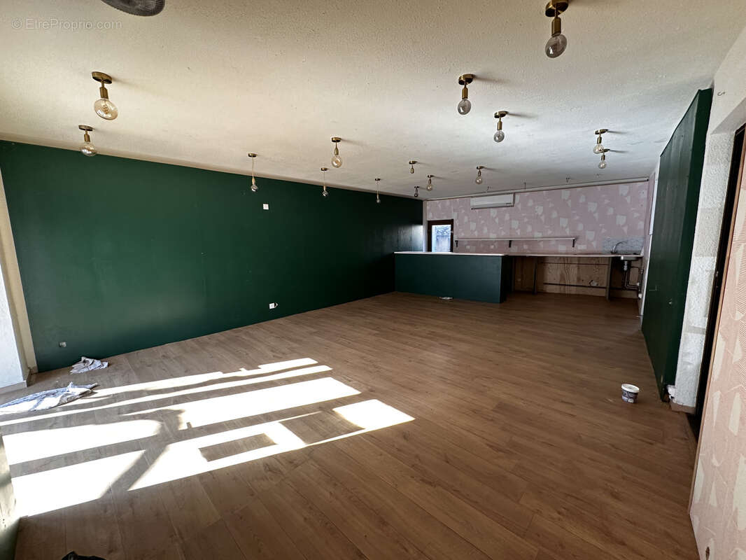 Commerce à LAGRASSE