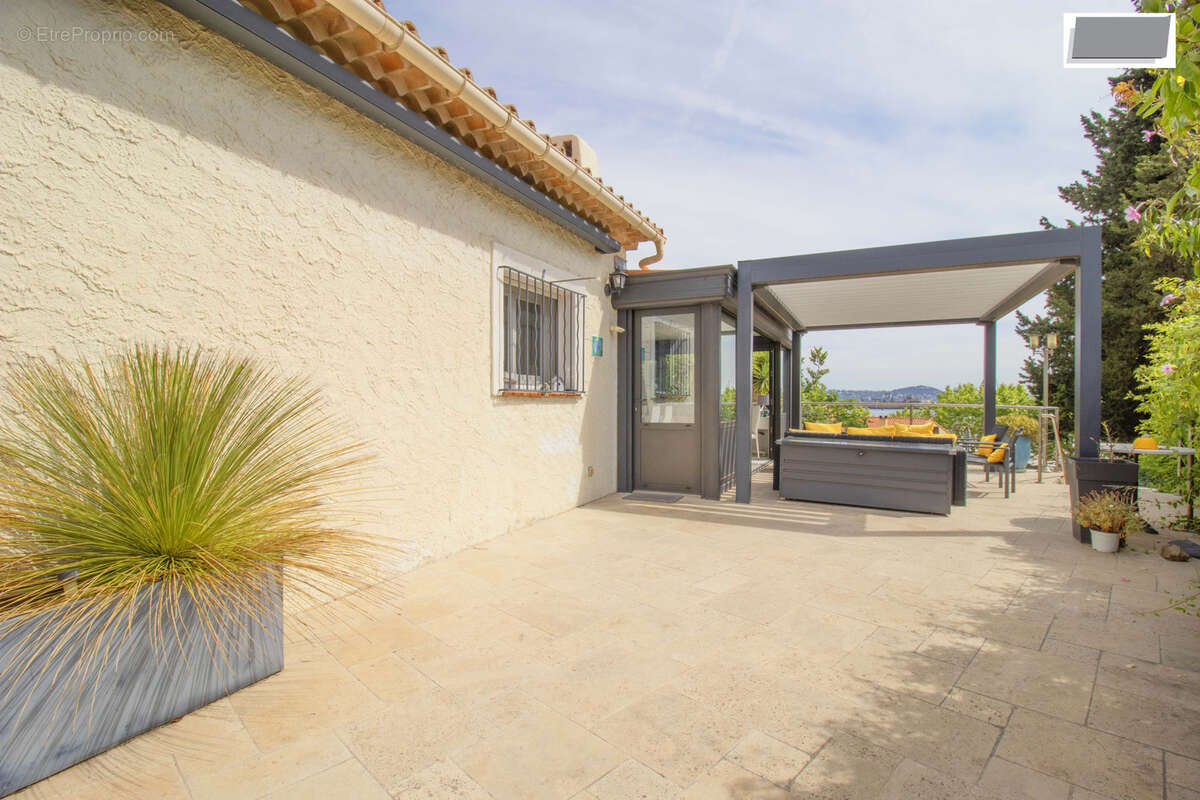 Maison à SAINT-MANDRIER-SUR-MER