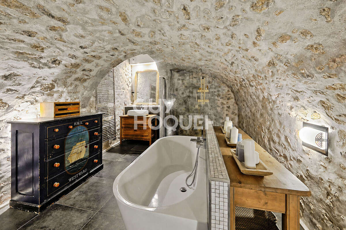 Appartement à BRIE-COMTE-ROBERT