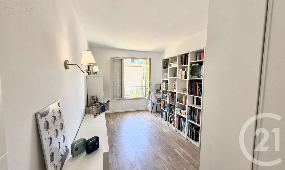 Appartement 81 m² à Le Rouret  - photo 9