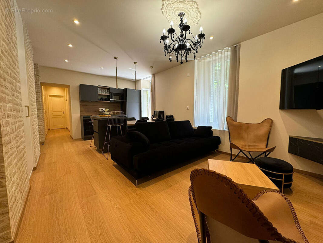 Appartement à CHATEAU-VILLE-VIEILLE