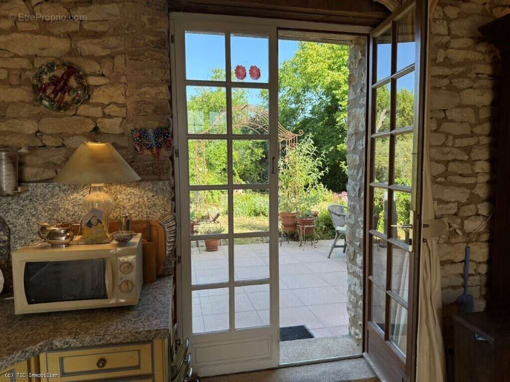 Maison à CHAMPAGNE-MOUTON