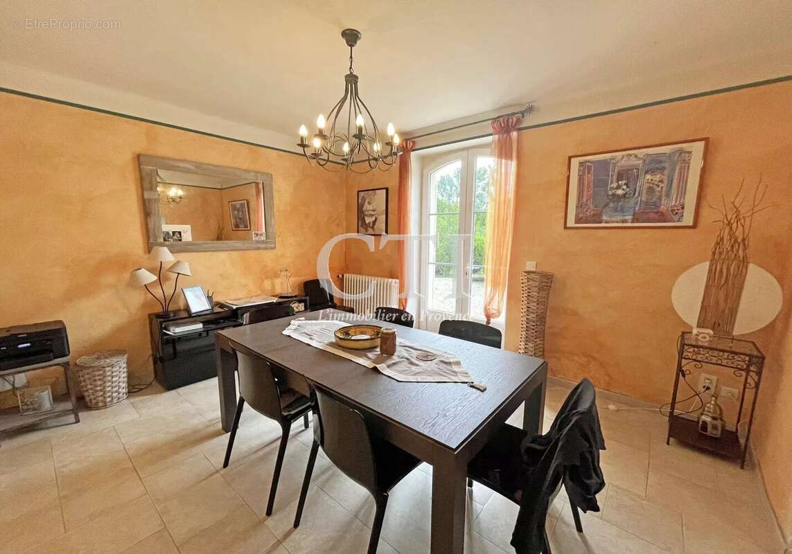 Maison à VAISON-LA-ROMAINE