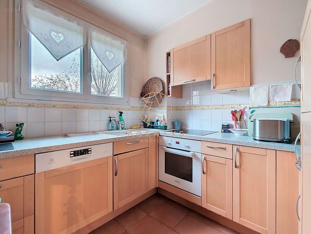 Appartement à SAINT-MAUR-DES-FOSSES