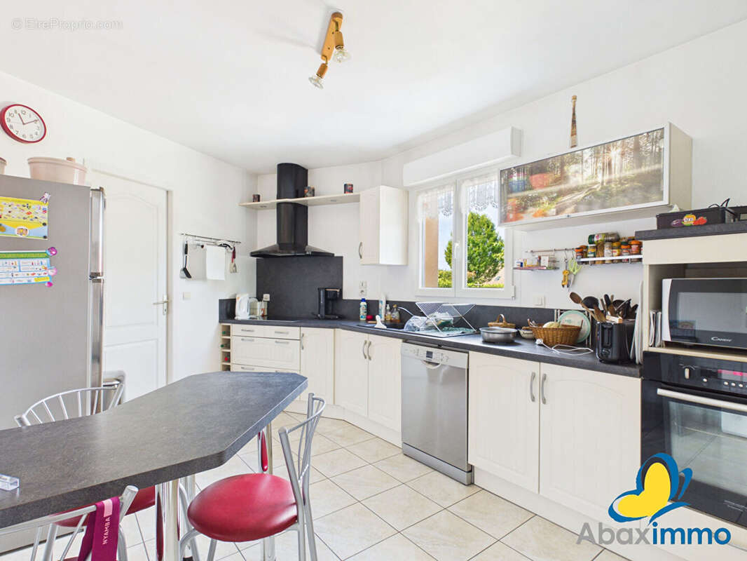 Maison avec possibilité de vie en rez de chaussée à vendre 61200 Argentan. - photo 6