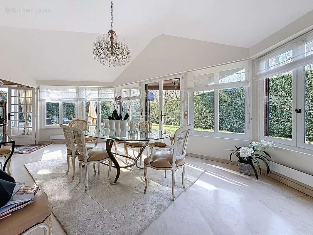 Maison à LE VESINET