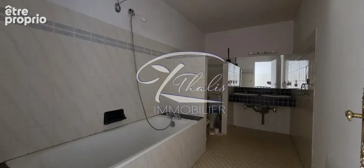 Maison 4 pièces 141 m² à vendre à Lugon-Et-L'ile-Du-Carnay (33240) - photo 4