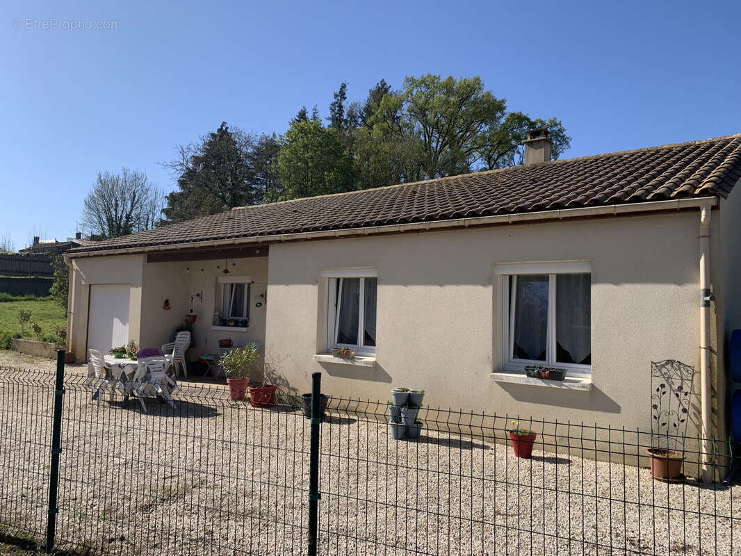 Maison à LA CAILLERE-SAINT-HILAIRE