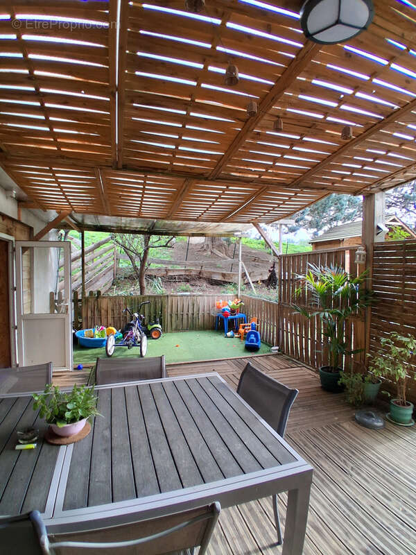 Maison à SAINT-DENIS-DE-CABANNE