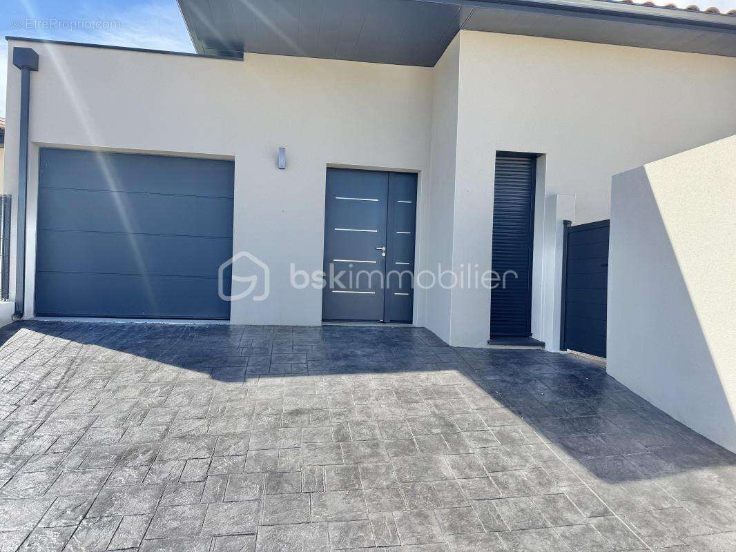 Villa contemporaine T4 de plain-pied 120m2 ,garage et piscine - photo 13
