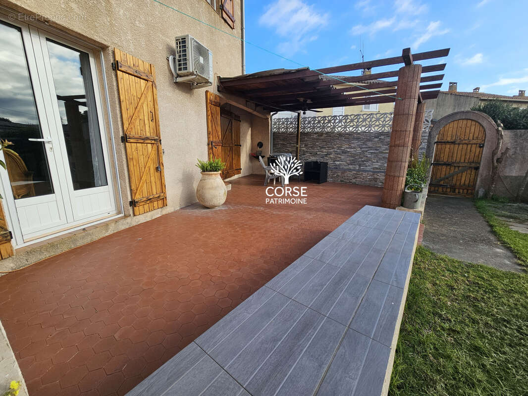 Maison à SANTA-MARIA-POGGIO