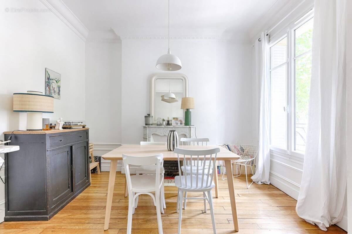 Appartement à LA GARENNE-COLOMBES
