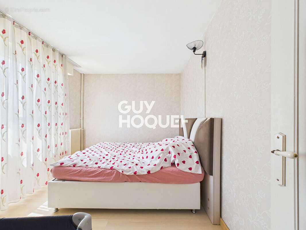 Appartement à PETIT-COURONNE