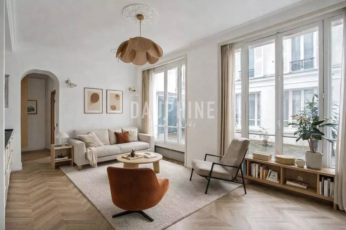 Appartement à PARIS-7E