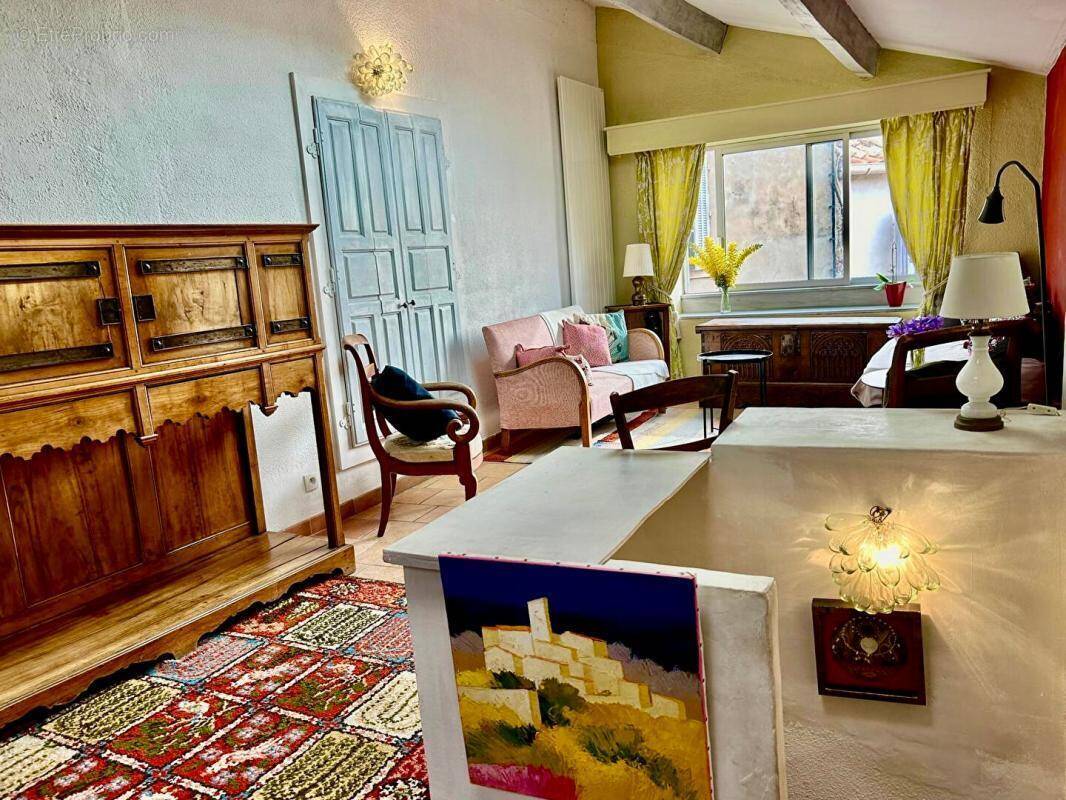 Maison à LE CASTELLET