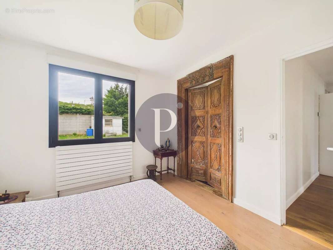 Maison à VERRIERES-LE-BUISSON