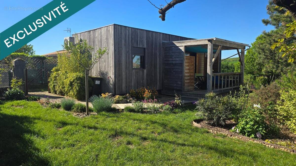 Photo 1 - Maison à LUSSAC-LES-CHATEAUX