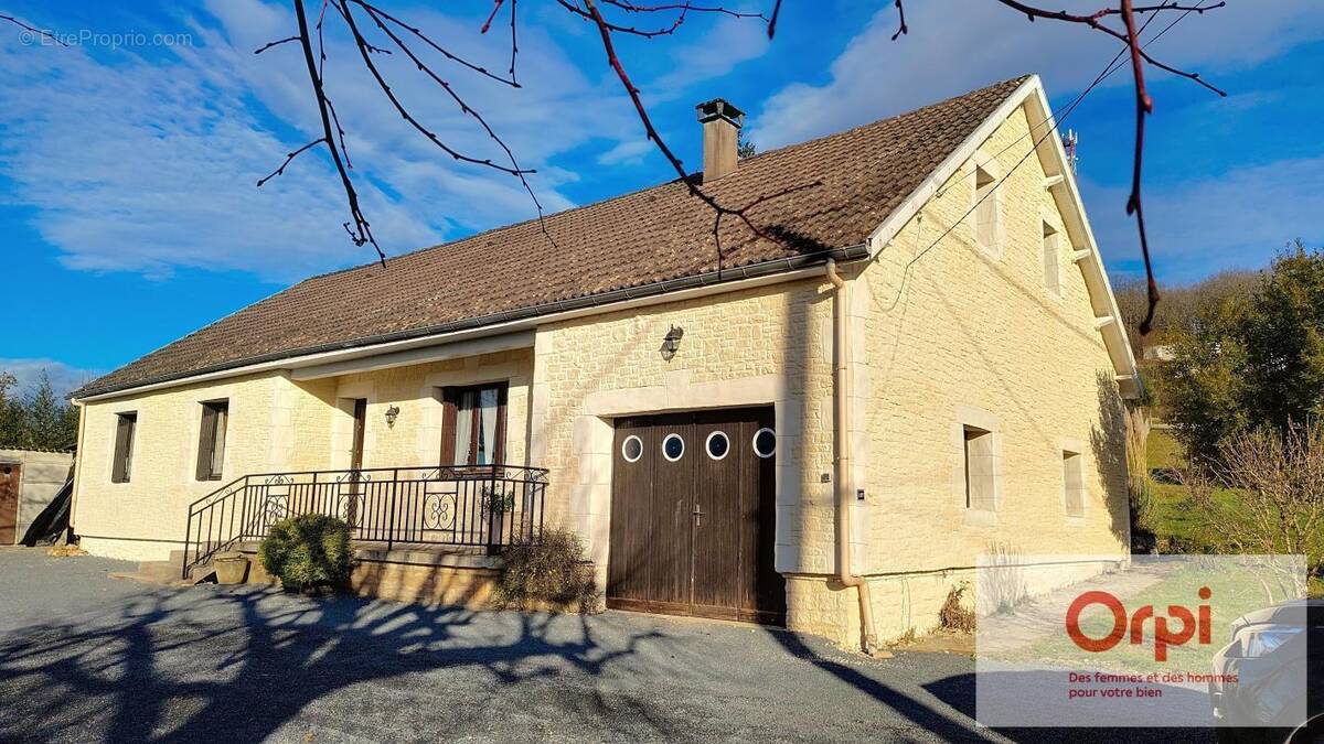 Maison à TERRASSON-LAVILLEDIEU