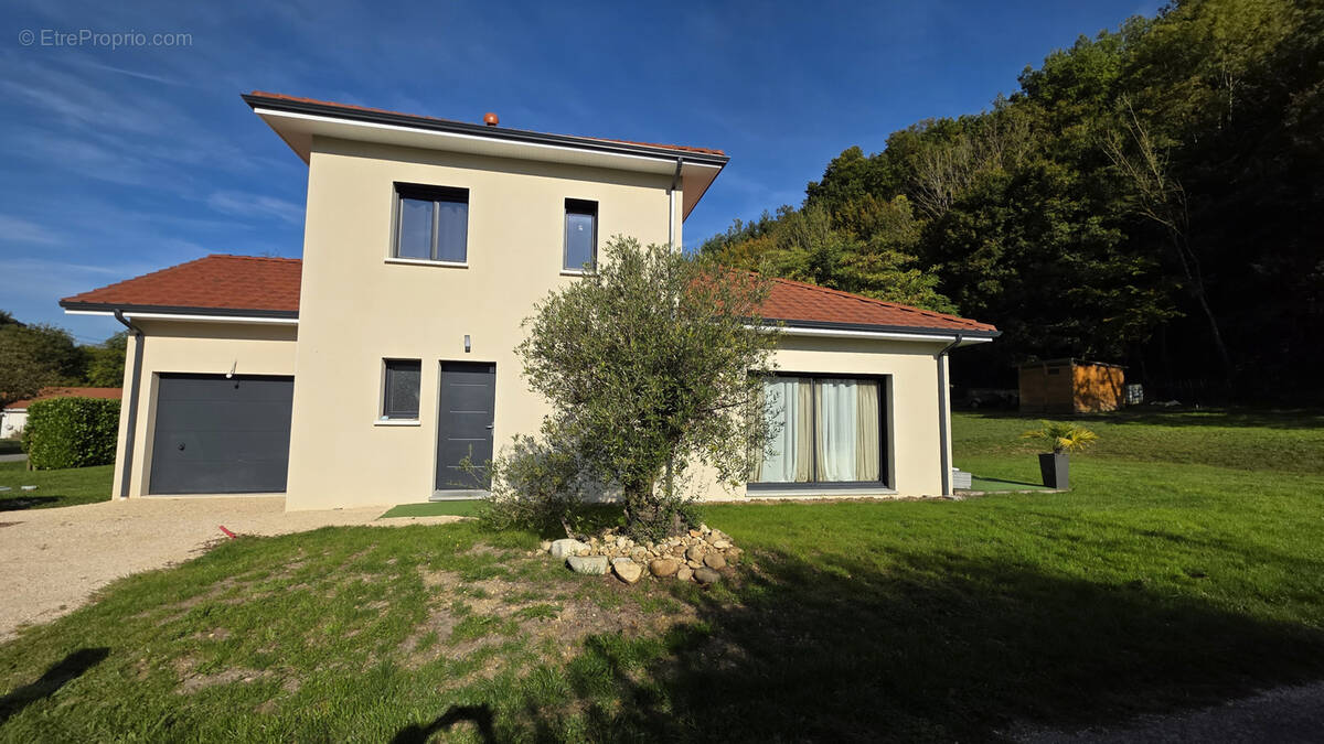 Maison à SAINTE-BLANDINE