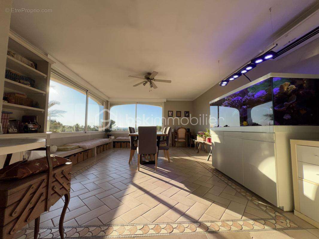 Maison à ROQUEBRUNE-SUR-ARGENS