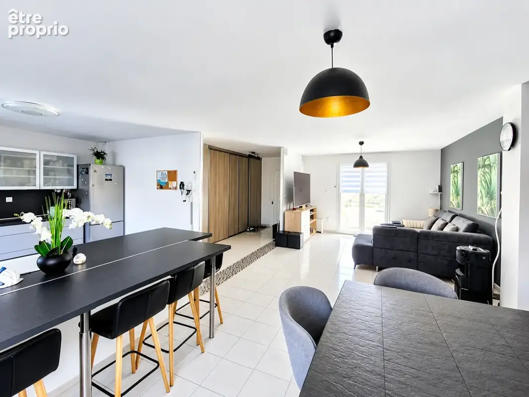 Superbe maison de habitable plain-pied située à Saint-Gibrien ! - photo 3