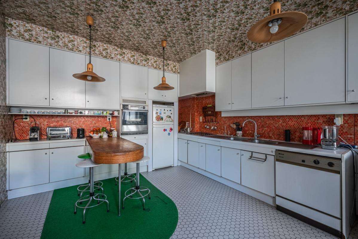 Appartement à PARIS-8E