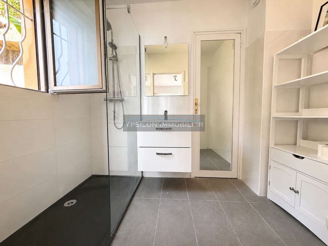 Appartement à ROQUEBRUNE-CAP-MARTIN