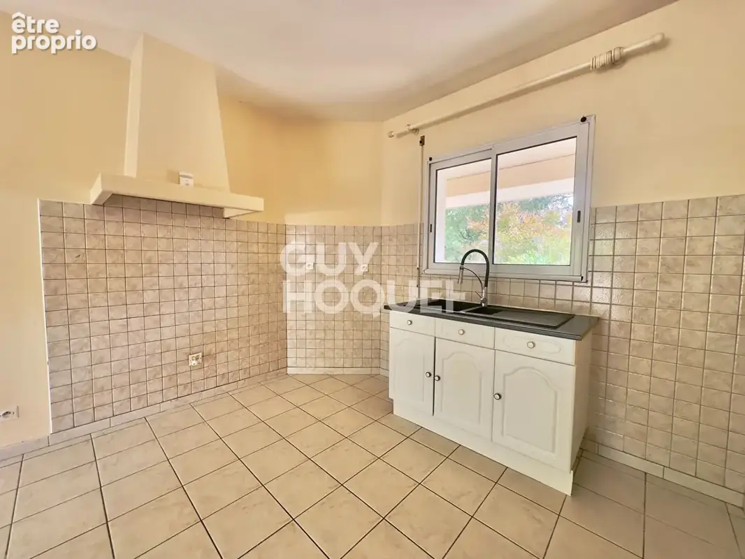 Belle maison familiale de 106 m² sur 1 000 m² de terrain - La Hume - photo 4
