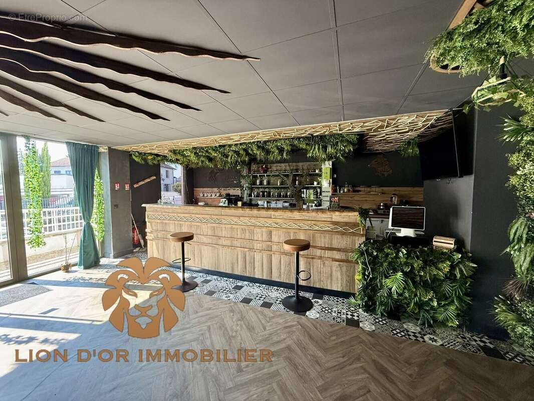 150 m² à Jassans-Riottier  - photo 4