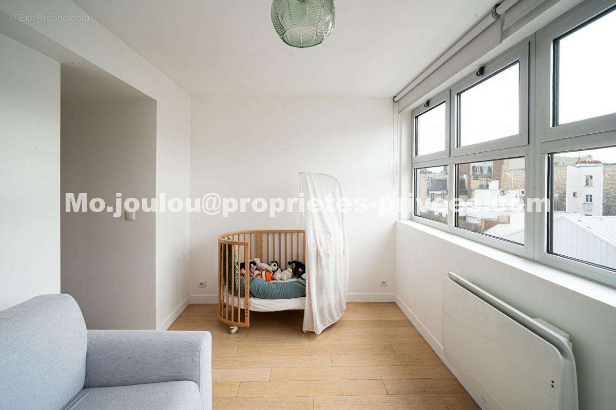 Appartement à PARIS-17E