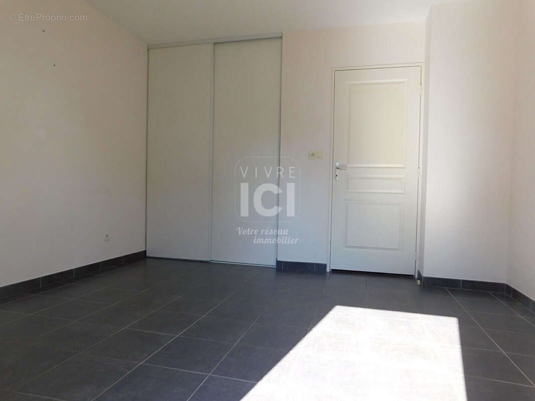 Maison Murs Erigne 86 m² - photo 8