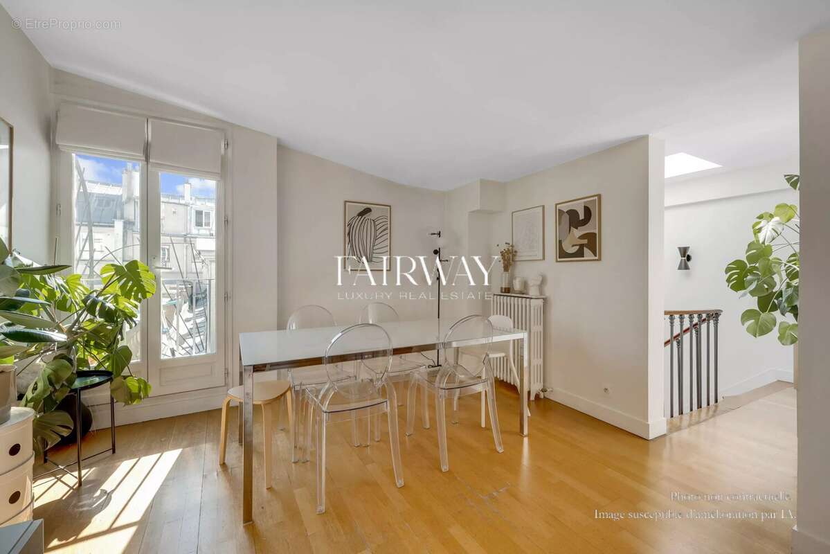 Appartement à PARIS-8E