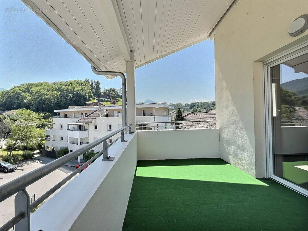 Appartement à BONNE