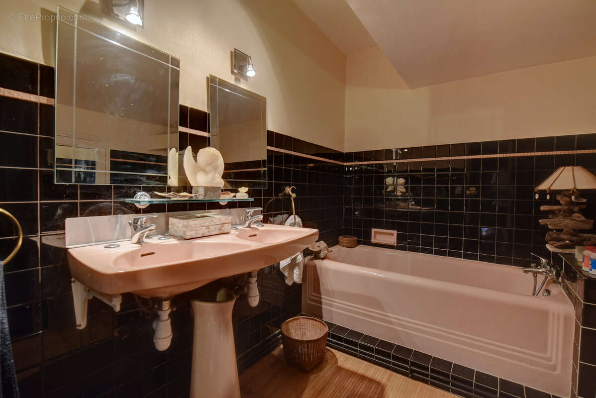 Maison à SAINT-LAURENT-SUR-MANOIRE