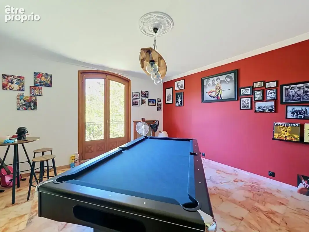 Maison - 4 Chambres - Possibilité 5 - Bureau - Sous sol complet - Garage - Piscine - Jardin - Magnifique vue - photo 18