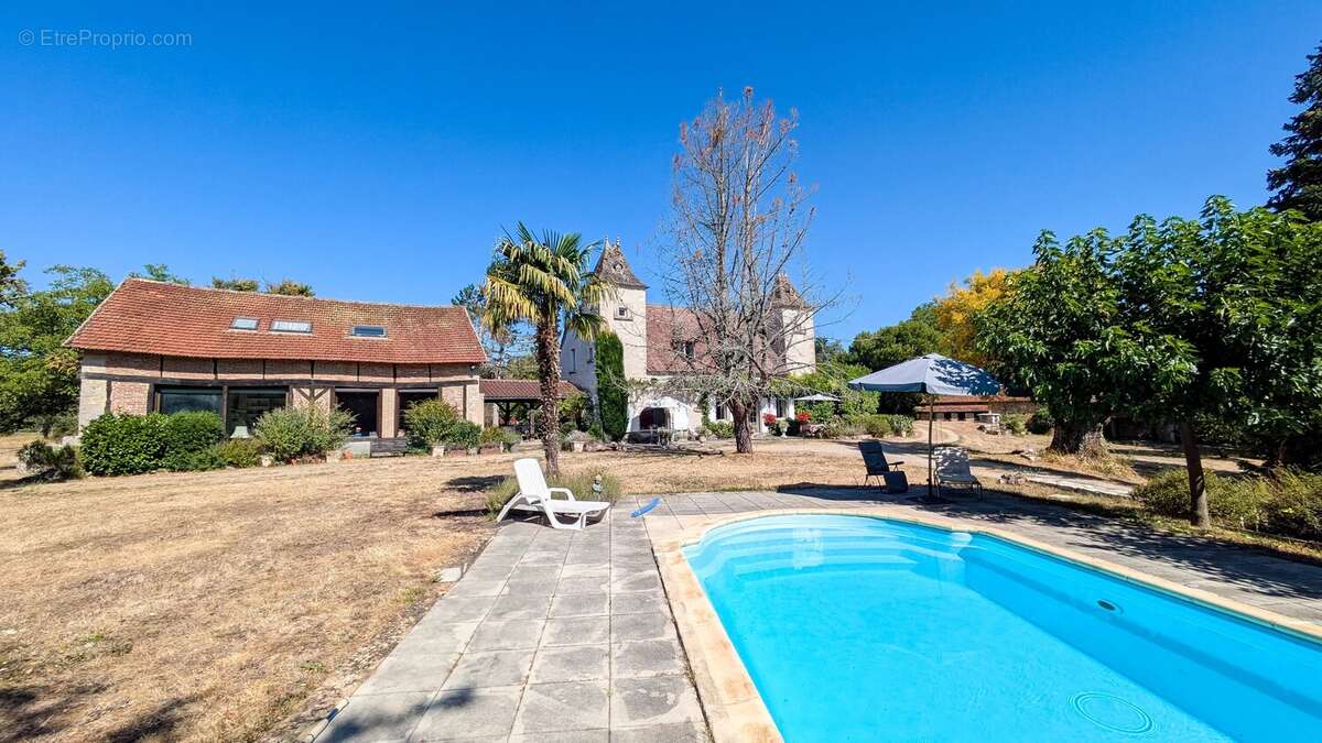 Livernon - Élégante propriété de campagne avec piscine, court de tennis et 2,5 hectares - photo 2