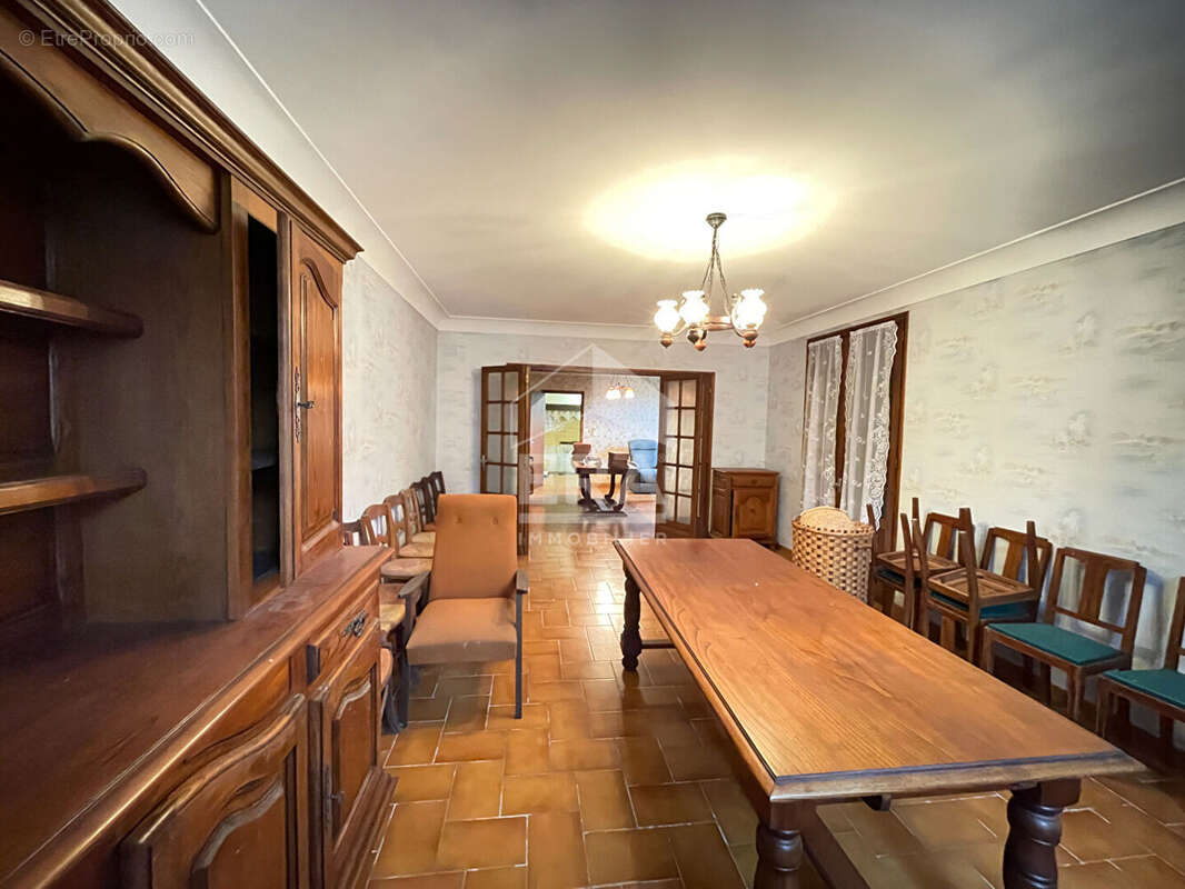 Maison à MALAUSSANNE