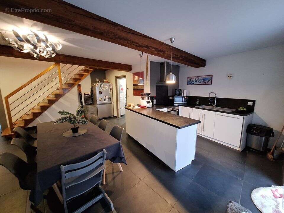 Maison à CHATEAUNEUF-SUR-ISERE