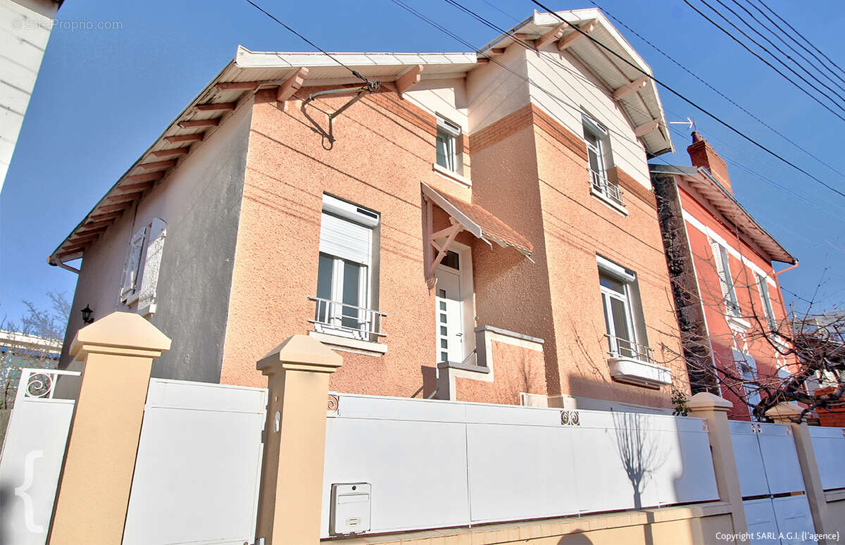 Maison à CLERMONT-FERRAND
