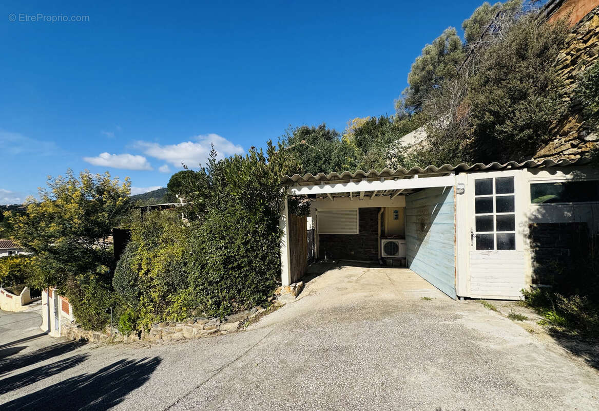 Maison à BORMES-LES-MIMOSAS