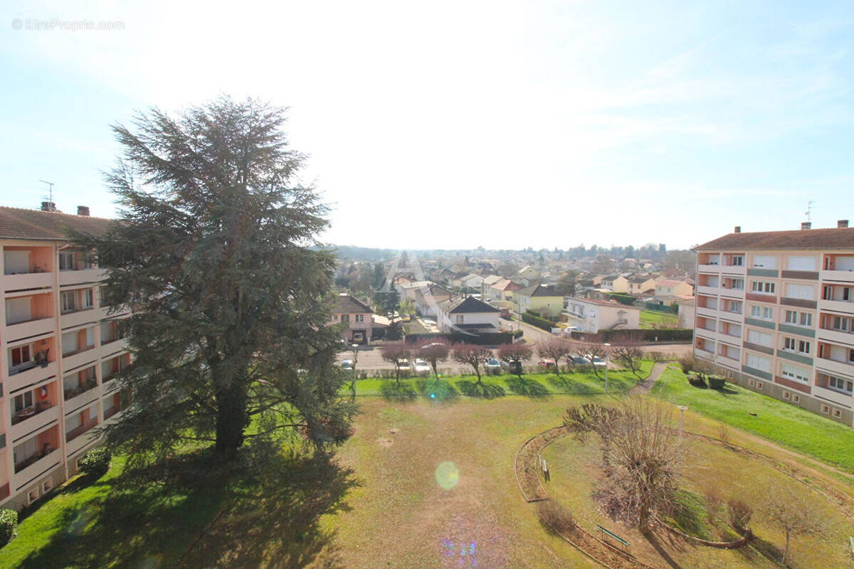 Appartement à CHATENOY-LE-ROYAL