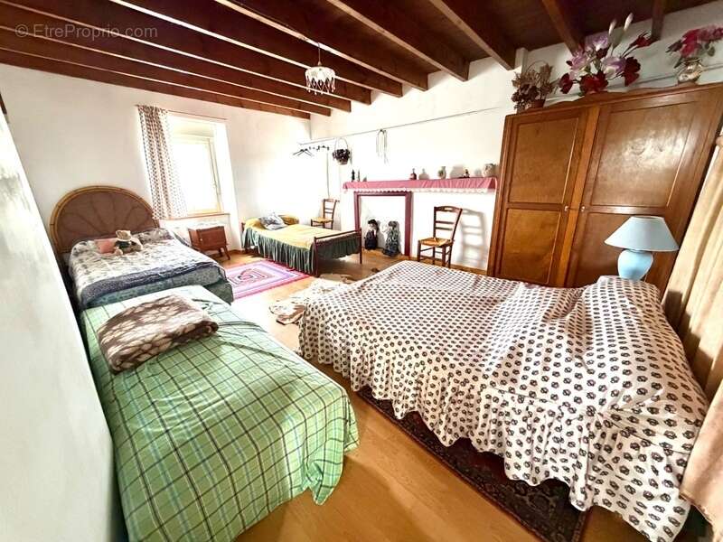 Maison en pierre de 111 m² avec garage, dépendance et terrain de 1 374 m² – Fort potentiel MOON SUR ELLE (50) - photo 13